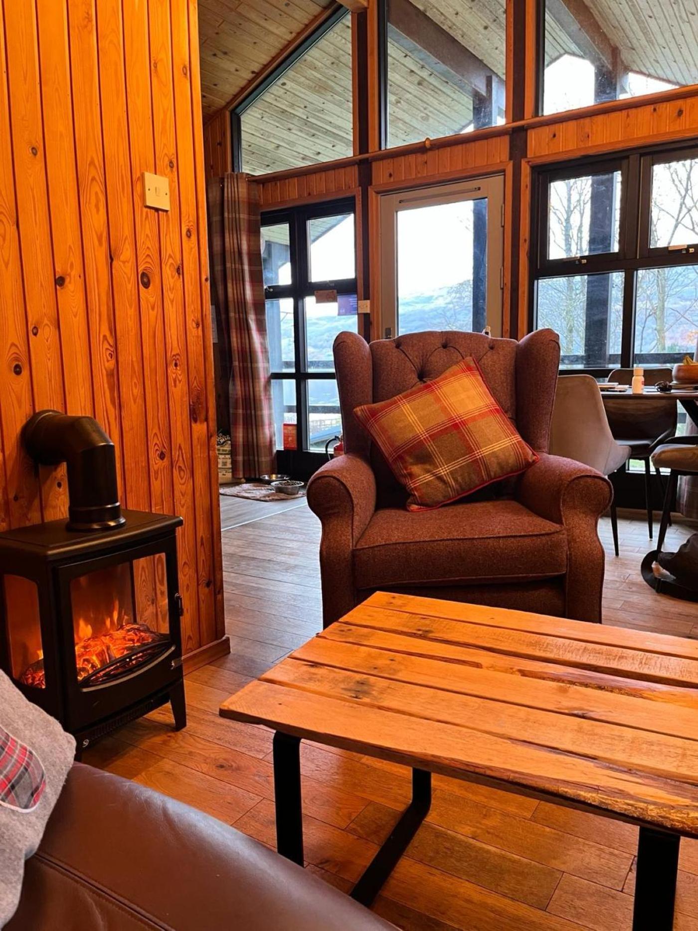 Milton Bay Luxury Lodge Wrapped In Exceptional Scenery Morenish Kültér fotó